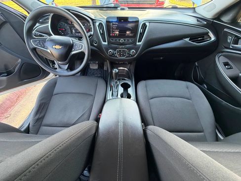 Used 2020 Chevrolet Malibu LT FWD image 25