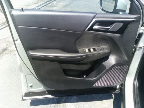 Used 2025 Mitsubishi Outlander SE AWD/4WD image 12