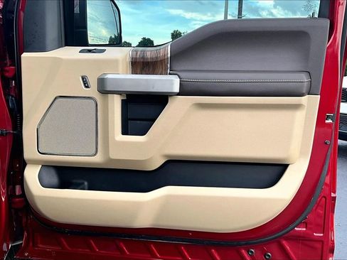 Used 2018 Ford F150 Lariat RWD image 19