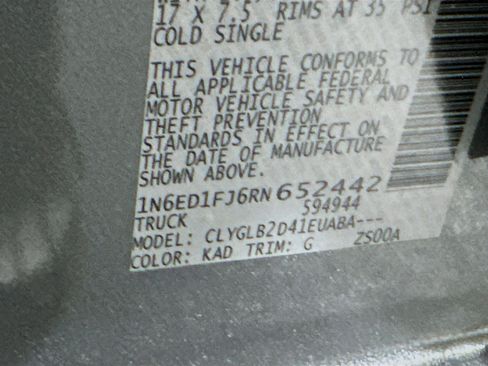 Used 2024 Nissan Frontier SV w/ Technology Package RWD image 12