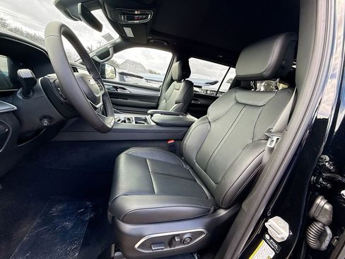 New 2026 Jeep Grand Wagoneer 2WD image 22