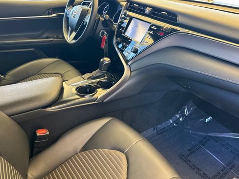 Certified 2020 Toyota Camry SE FWD image 17