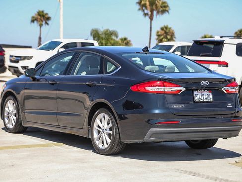 Used 2020 Ford Fusion SE FWD image 5