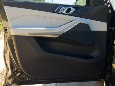 Used 2023 BMW X5 xDrive40i w/ Premium Package image 13