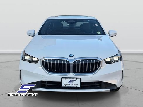 Used 2026 BMW 530i xDrive AWD/4WD image 2