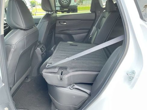 Used 2025 Nissan Murano SV FWD image 16