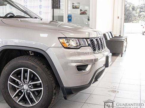 Used 2018 Jeep Grand Cherokee Limited AWD/4WD image 4