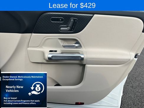 Used 2025 Mercedes-Benz GLB 250 4MATIC image 34