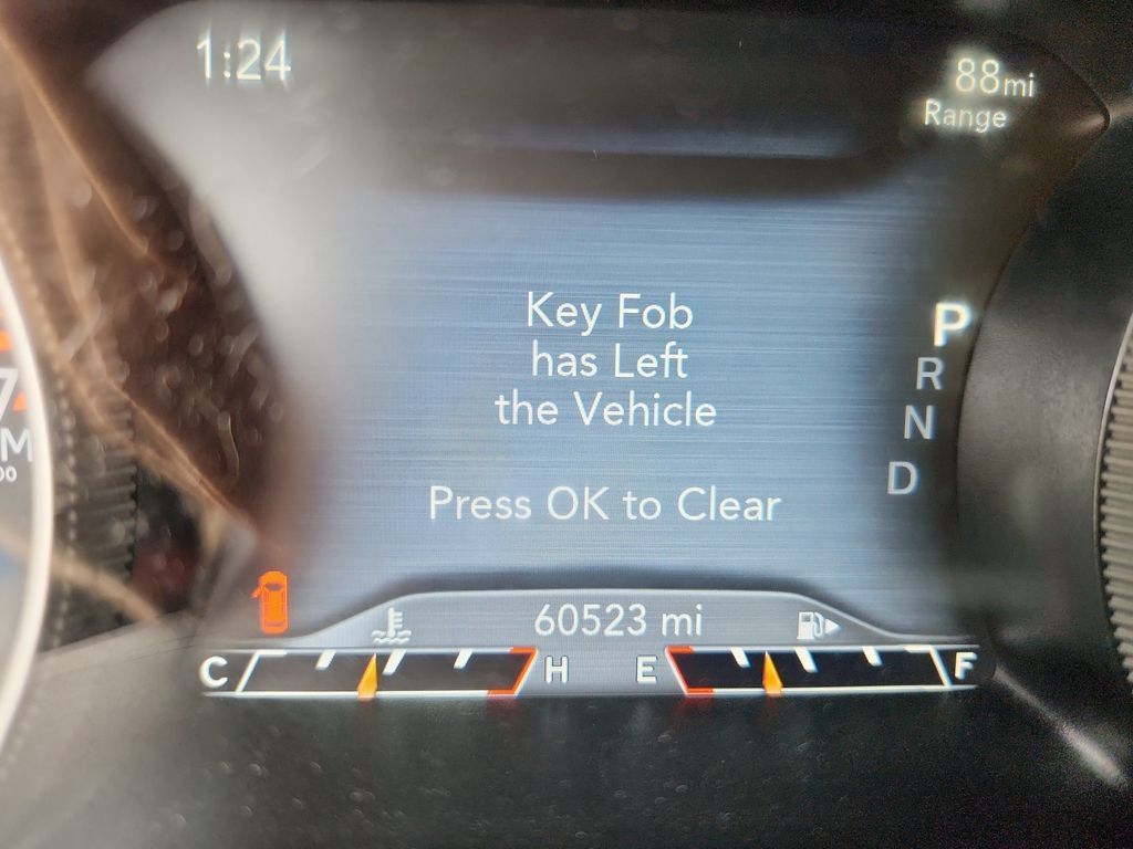 Used 2020 Jeep Cherokee Trailhawk AWD/4WD image 20