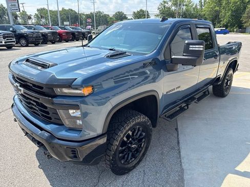 Used 2025 Chevrolet Silverado 2500 Custom w/ Custom Value Package AWD/4WD image 10