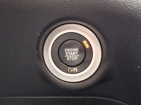 Certified 2018 Chrysler Pacifica Touring-L Plus FWD image 29