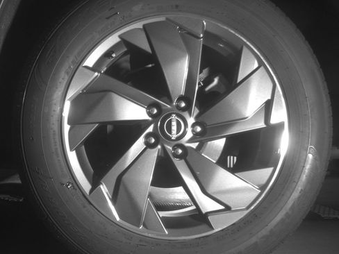 Used 2025 Nissan Rogue SV image 14