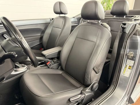 Used 2018 Volkswagen Beetle 2.0T S FWD image 13