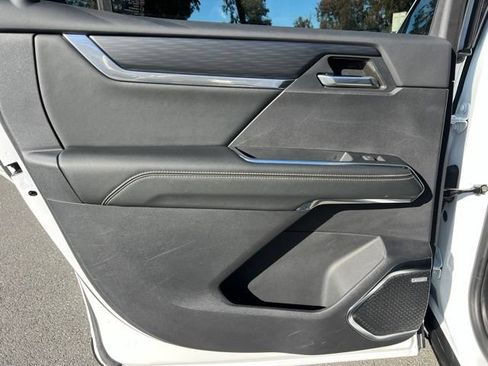 Used 2024 GMC Acadia Elevation FWD image 24