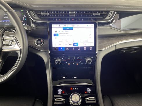 Used 2023 Jeep Grand Cherokee Overland w/ Advanced Protech Group III image 14