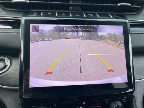 Used 2024 Jeep Grand Cherokee Limited 4xe image 11