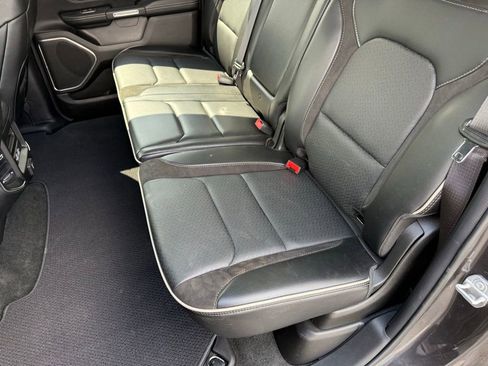 Used 2023 RAM 1500 Laramie AWD/4WD image 38