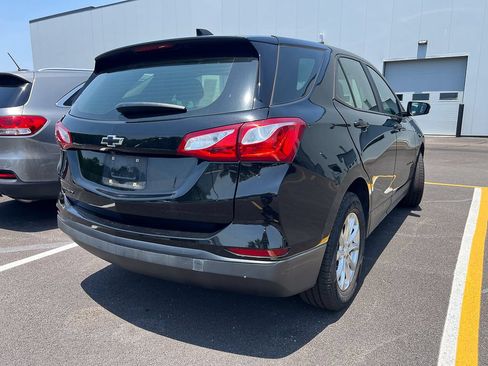 Used 2021 Chevrolet Equinox LS w/ LPO, Blackout Package FWD image 4