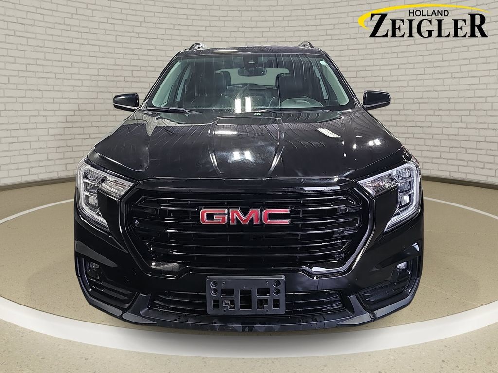 Used 2023 GMC Terrain SLT w/ Elevation Edition AWD/4WD image 2