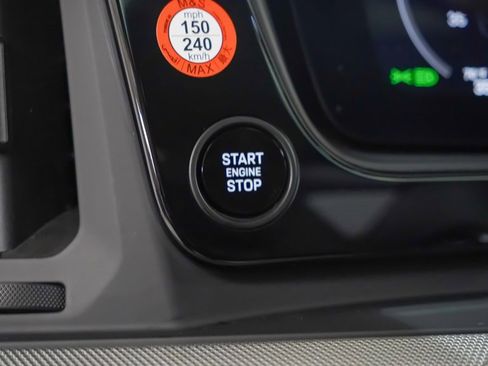 Certified 2025 Porsche Cayenne Coupe image 25