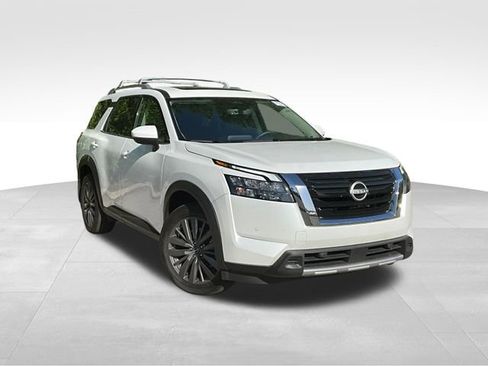 Certified 2025 Nissan Pathfinder SL w/ SL Premium Package AWD/4WD image 1