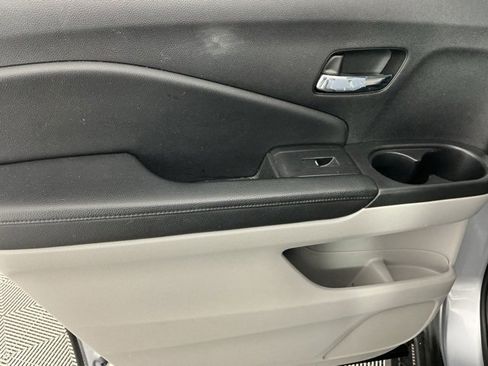 Used 2020 Honda Pilot Touring image 9