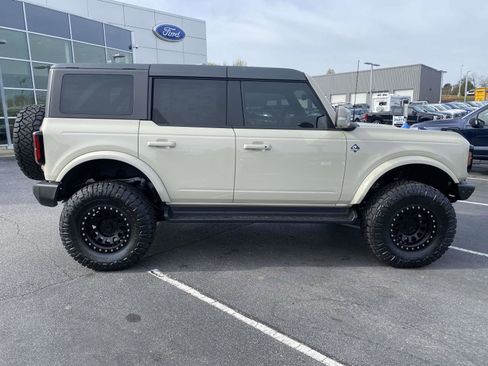 New 2025 Ford Bronco Outer Banks AWD/4WD image 8