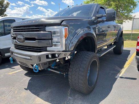 Used 2019 Ford F250 Lariat w/ Lariat Ultimate Package image 5