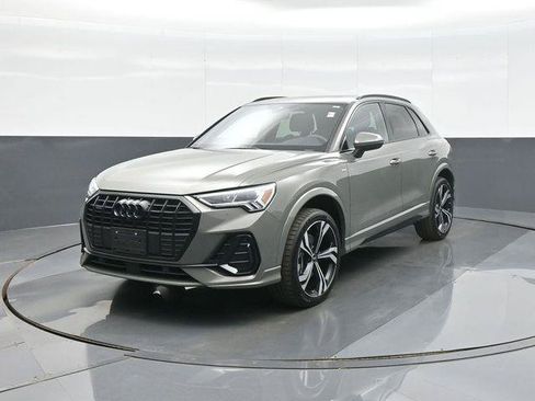 Used 2023 Audi Q3 2.0T Premium Plus w/ Premium Plus Package AWD/4WD image 3