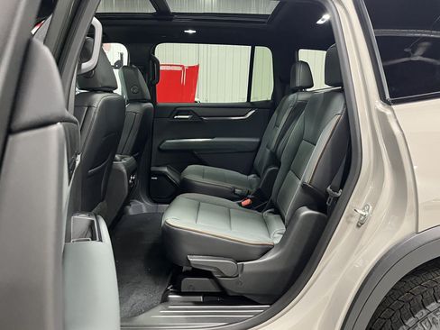 New 2026 GMC Acadia AT4 AWD/4WD image 10