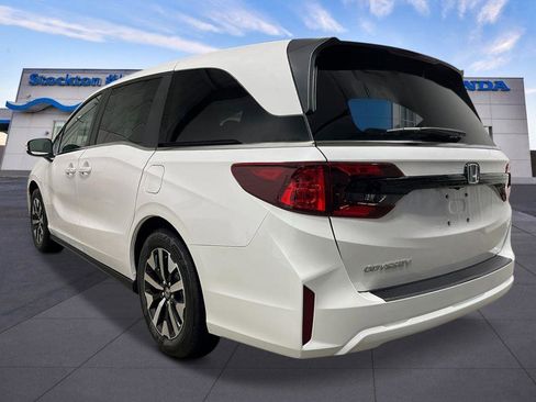 New 2026 Honda Odyssey EX-L image 3