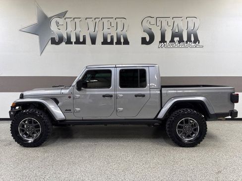 Used 2020 Jeep Gladiator Overland image 5
