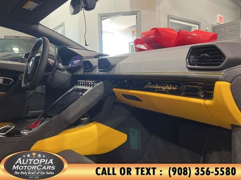 Used 2024 Lamborghini Huracan Tecnica image 21
