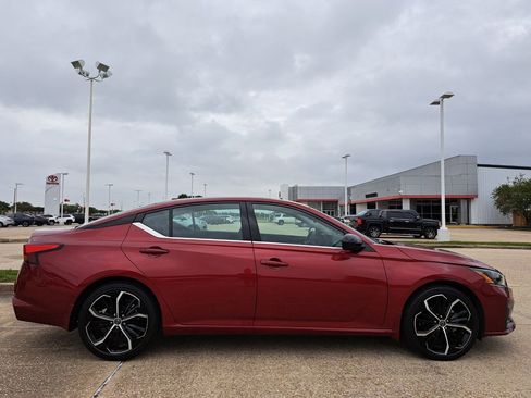 Used 2023 Nissan Altima 2.5 SR image 4