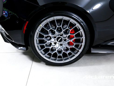 Used 2023 Aston Martin DBS Coupe RWD image 26