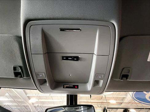 Used 2018 Chevrolet Silverado 1500 LT image 22