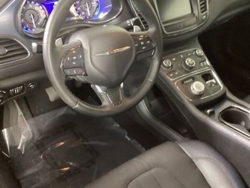 Used 2016 Chrysler 200 S w/ Comfort Group image 10