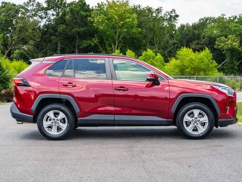 Used 2020 Toyota RAV4 XLE w/ Convenience Package FWD image 8