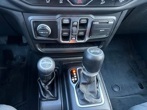 Used 2020 Jeep Wrangler Unlimited Willys image 18