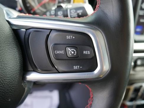 Used 2022 Jeep Wrangler Unlimited Rubicon w/ LED Lighting Group AWD/4WD image 17