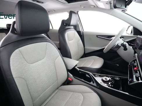 Used 2023 Kia Niro Wave w/ Wave Preserve Package FWD image 23