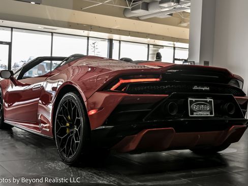 Used 2023 Lamborghini Huracan EVO image 10