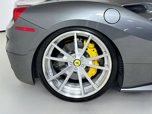 Used 2018 Ferrari 488 GTB image 35