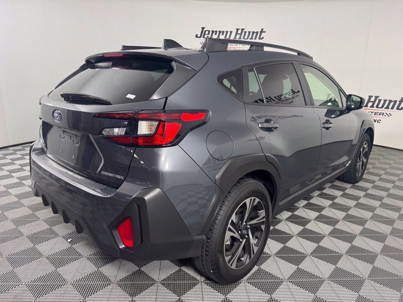 Used 2024 Subaru Crosstrek 2.0i Premium AWD/4WD image 6