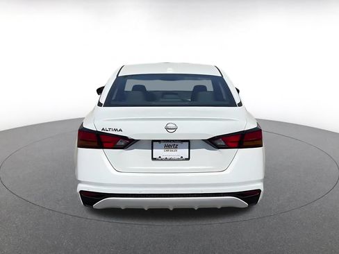 Used 2025 Nissan Altima 2.5 SV FWD image 12