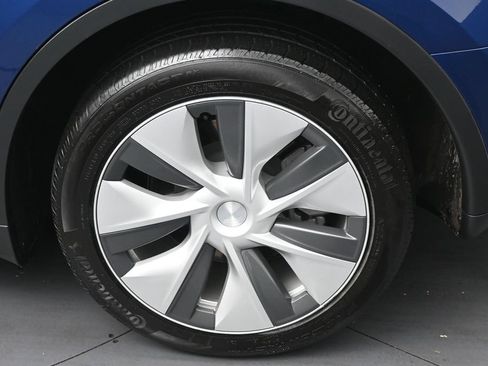 Used 2023 Tesla Model Y Long Range AWD/4WD image 37
