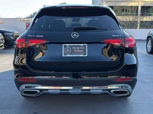 Certified 2025 Mercedes-Benz GLC 300 4MATIC image 7