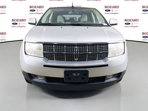 Used 2010 Lincoln MKX 2WD image 2