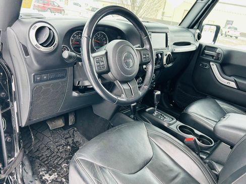 Used 2018 Jeep Wrangler Unlimited Rubicon w/ Cold Weather Group image 7