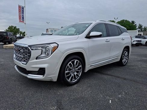 Used 2022 GMC Terrain Denali w/ Denali Premium Package AWD/4WD image 3